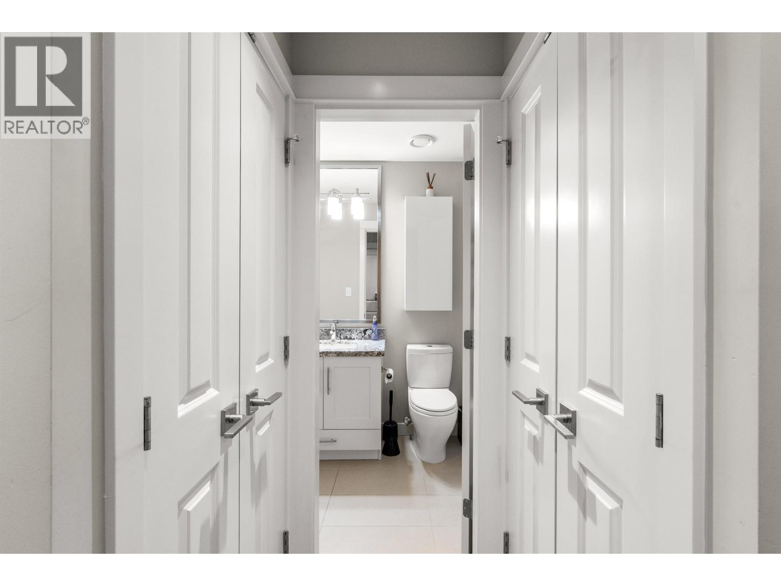 #102-5011 SPRINGS Boulevard, Tsawwassen