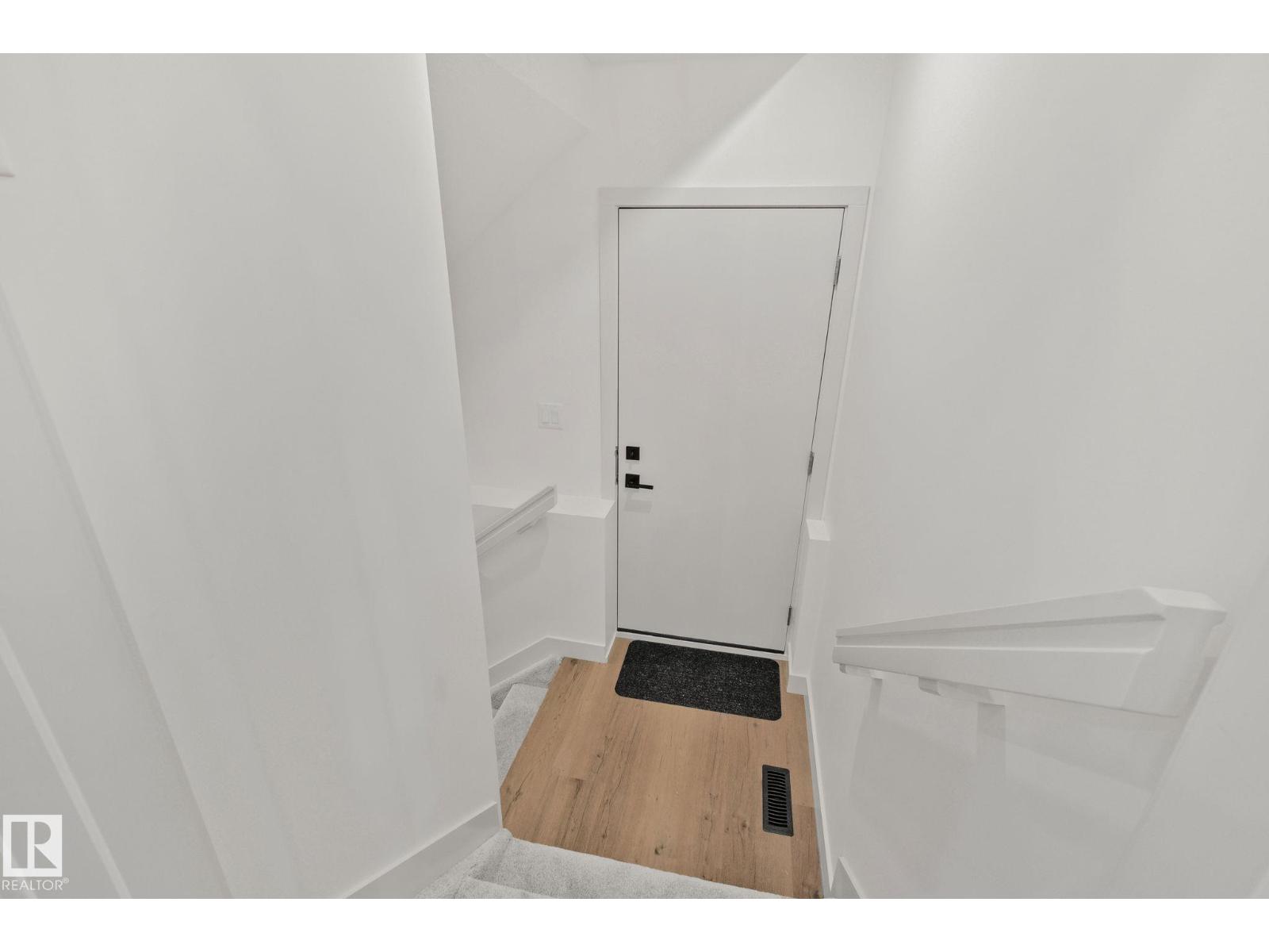 122 Royal Street — photo 31