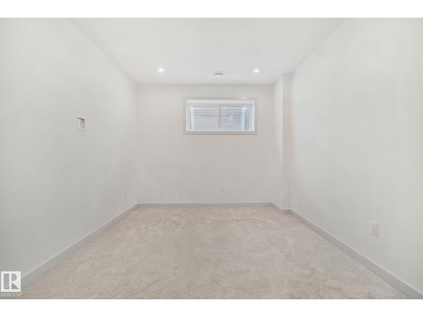 122 Royal Street — photo 32