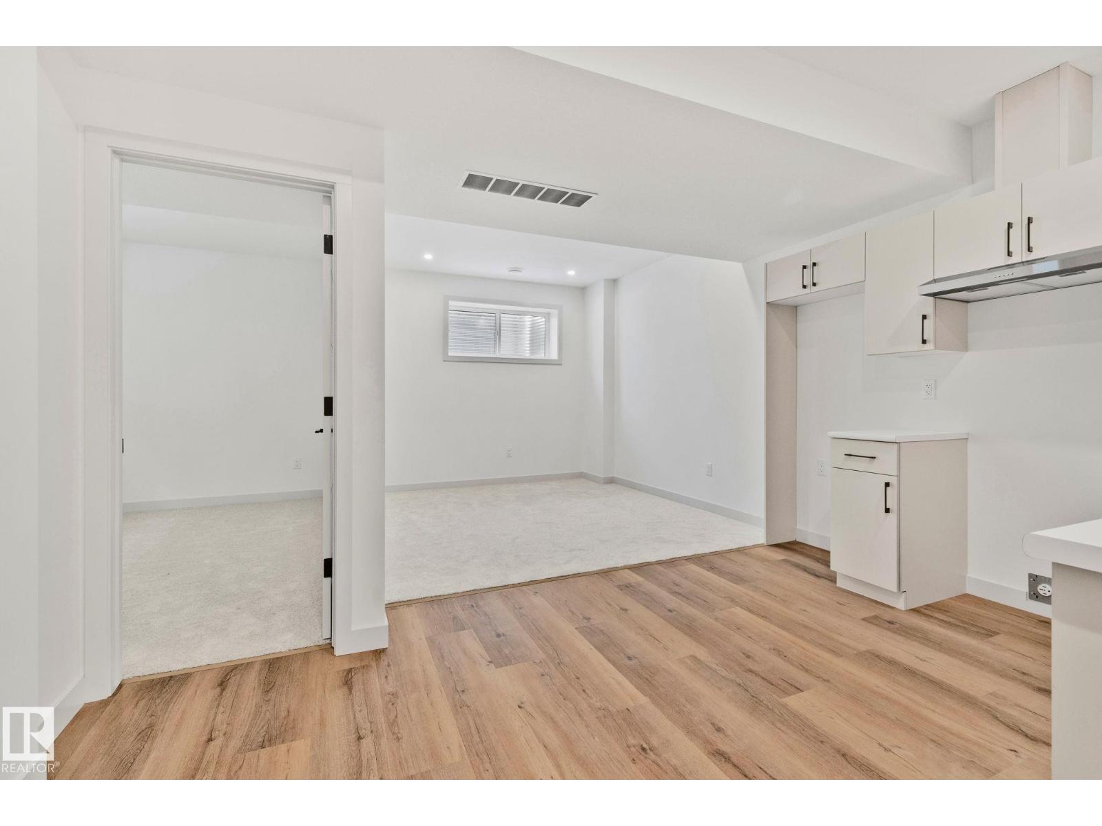 122 Royal Street — photo 34
