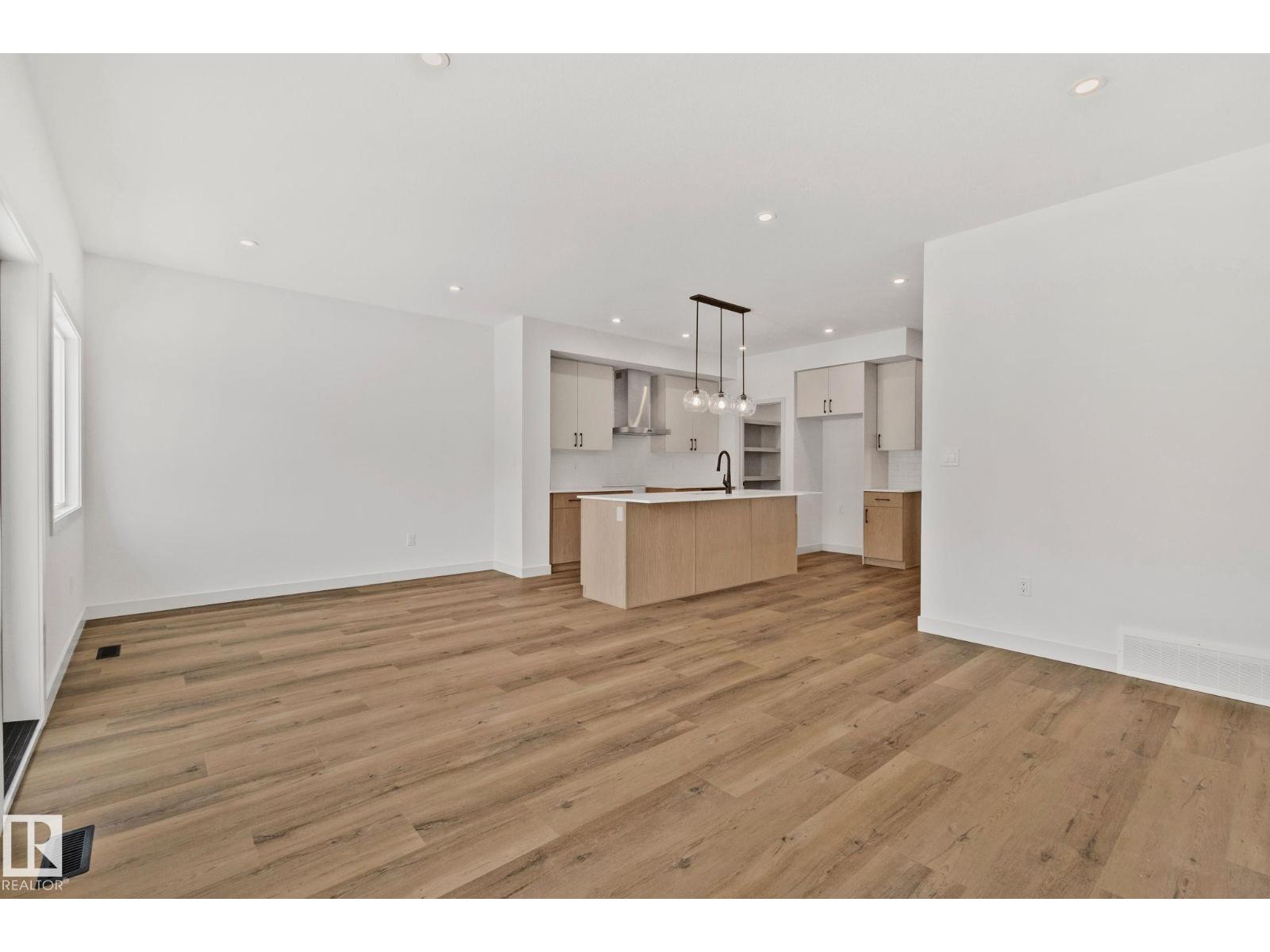 122 Royal Street — photo 9