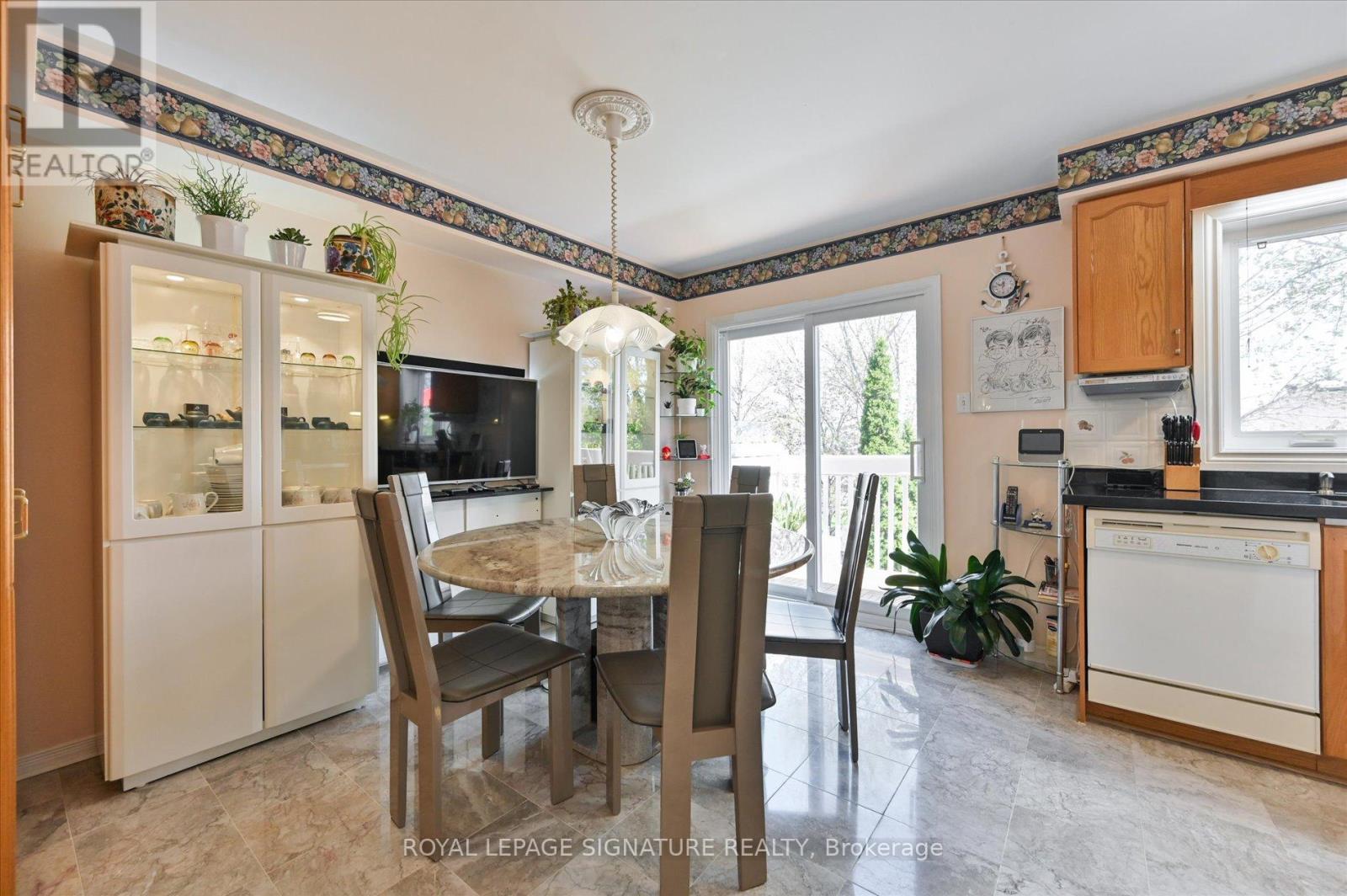 5481 PALMERSTON CRESCENT - 17