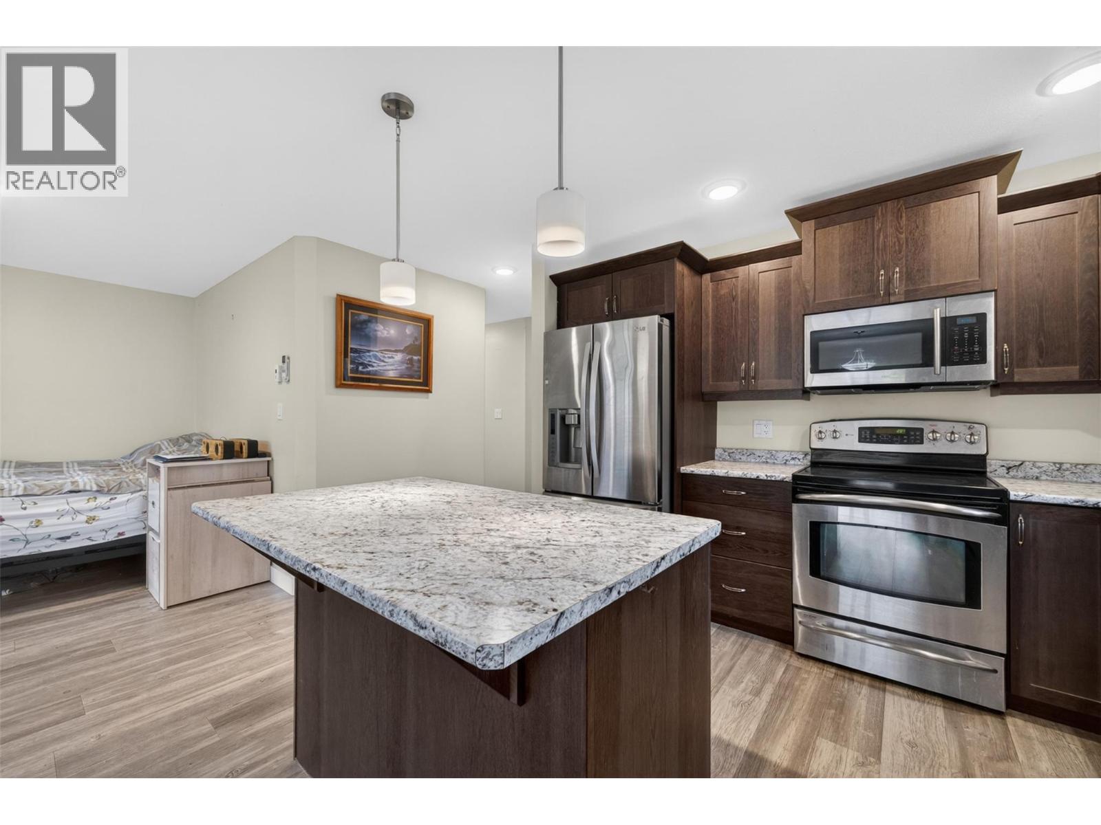 5480 Canoe Beach Drive NE - 10