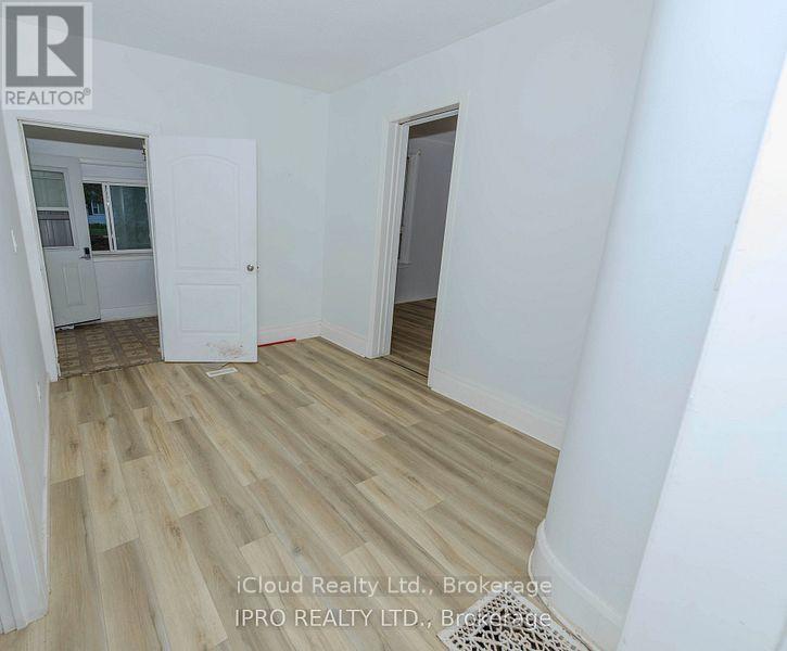 81 FLORENCE AVENUE - 10
