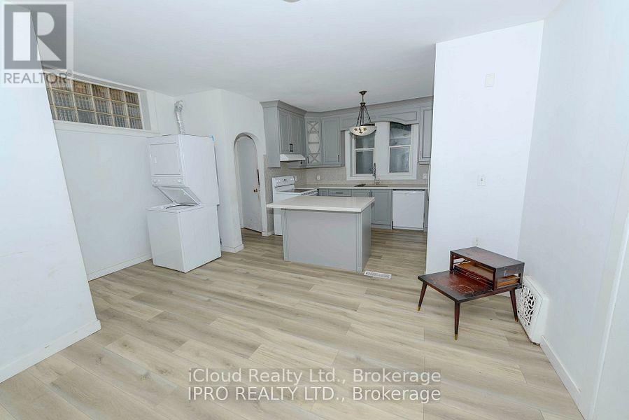 81 FLORENCE AVENUE - 3