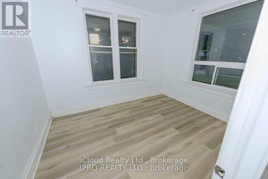 81 FLORENCE AVENUE - 7