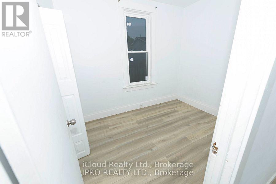 81 FLORENCE AVENUE - 8