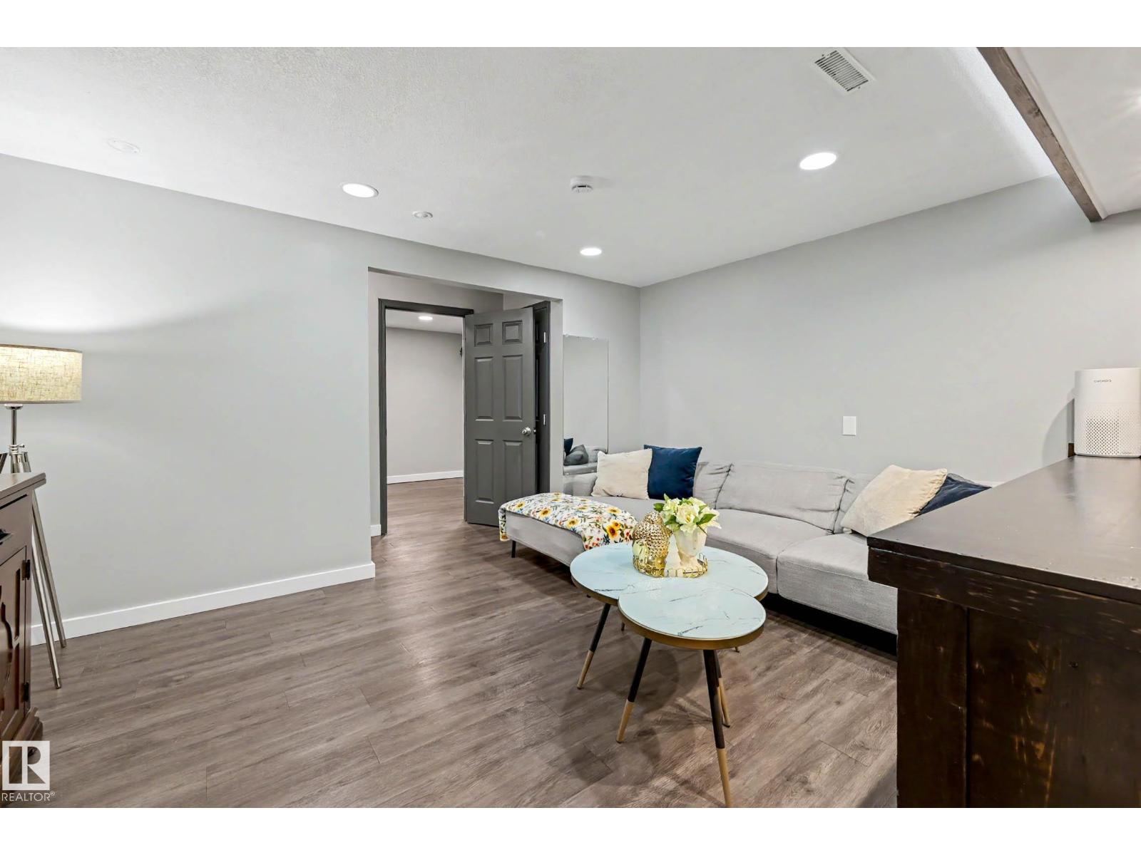 12115 40 AV NW NW - 28