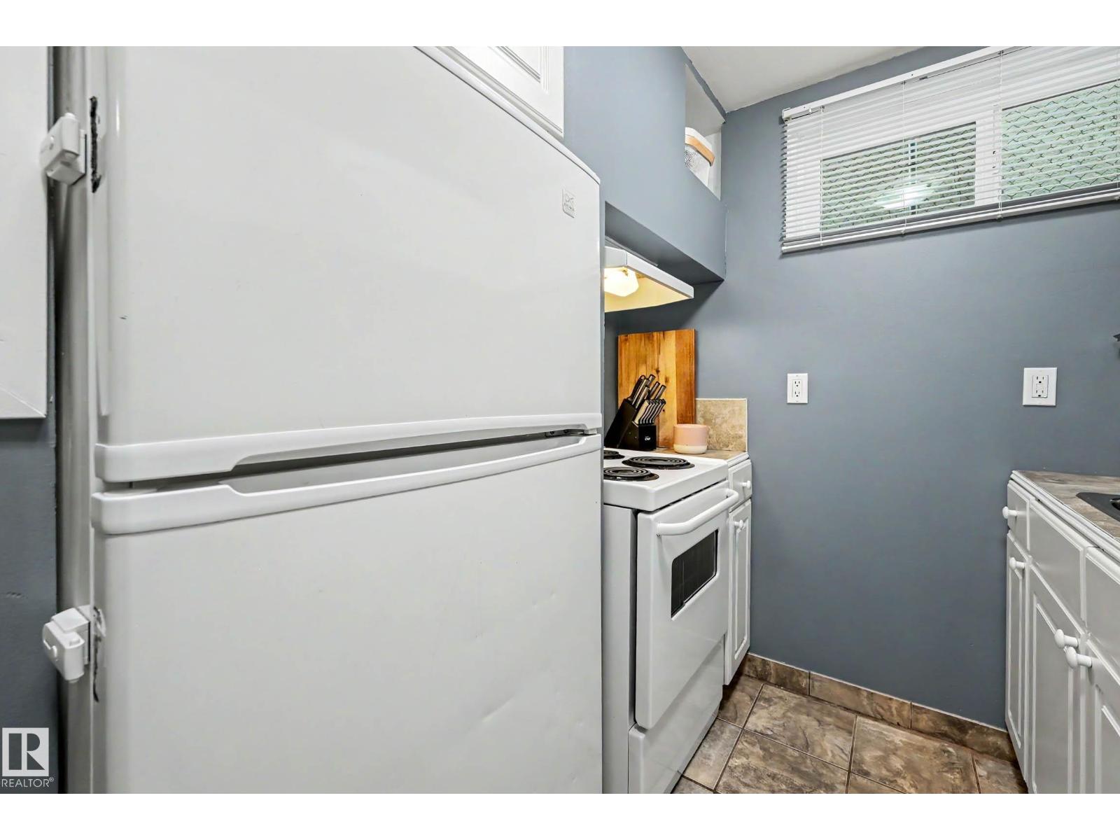 12115 40 AV NW NW - 35