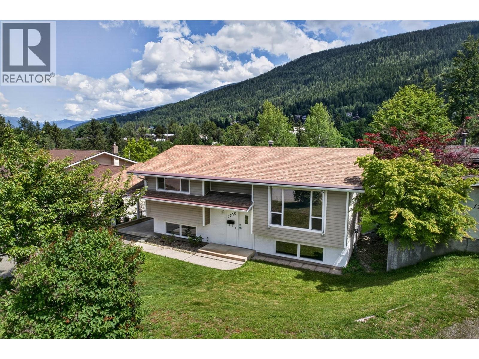 1708 SLOCAN Crescent - 55