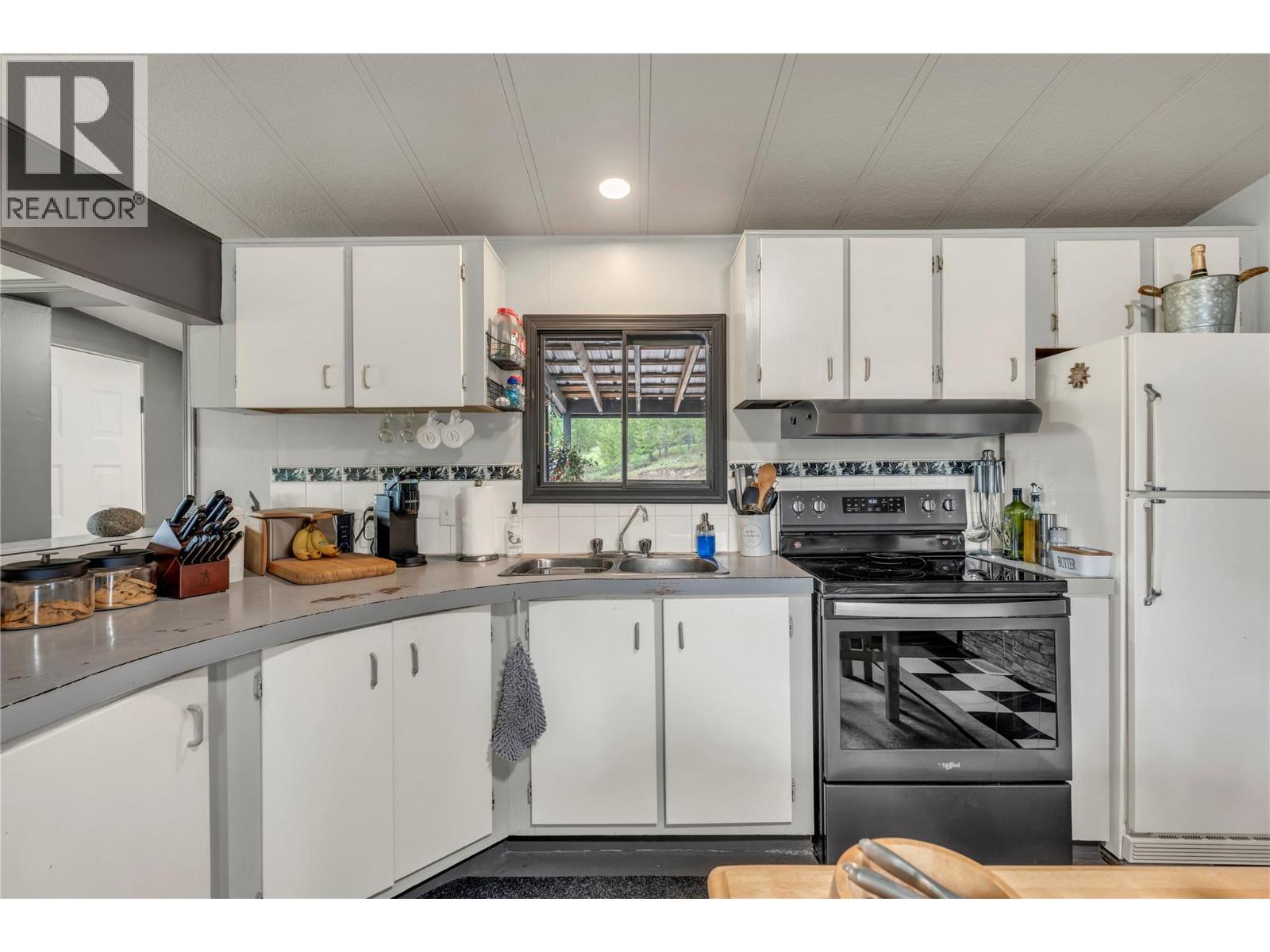 905 Allenby Rd - 10