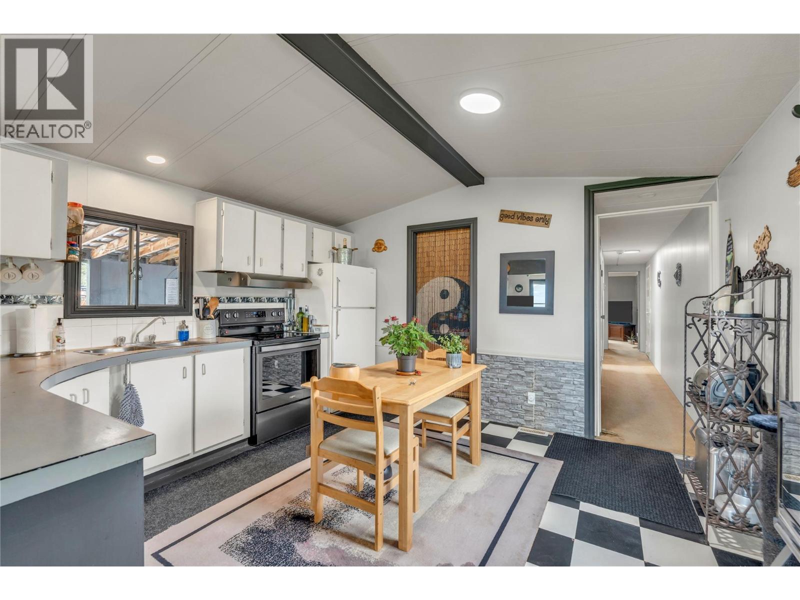 905 Allenby Rd - 8