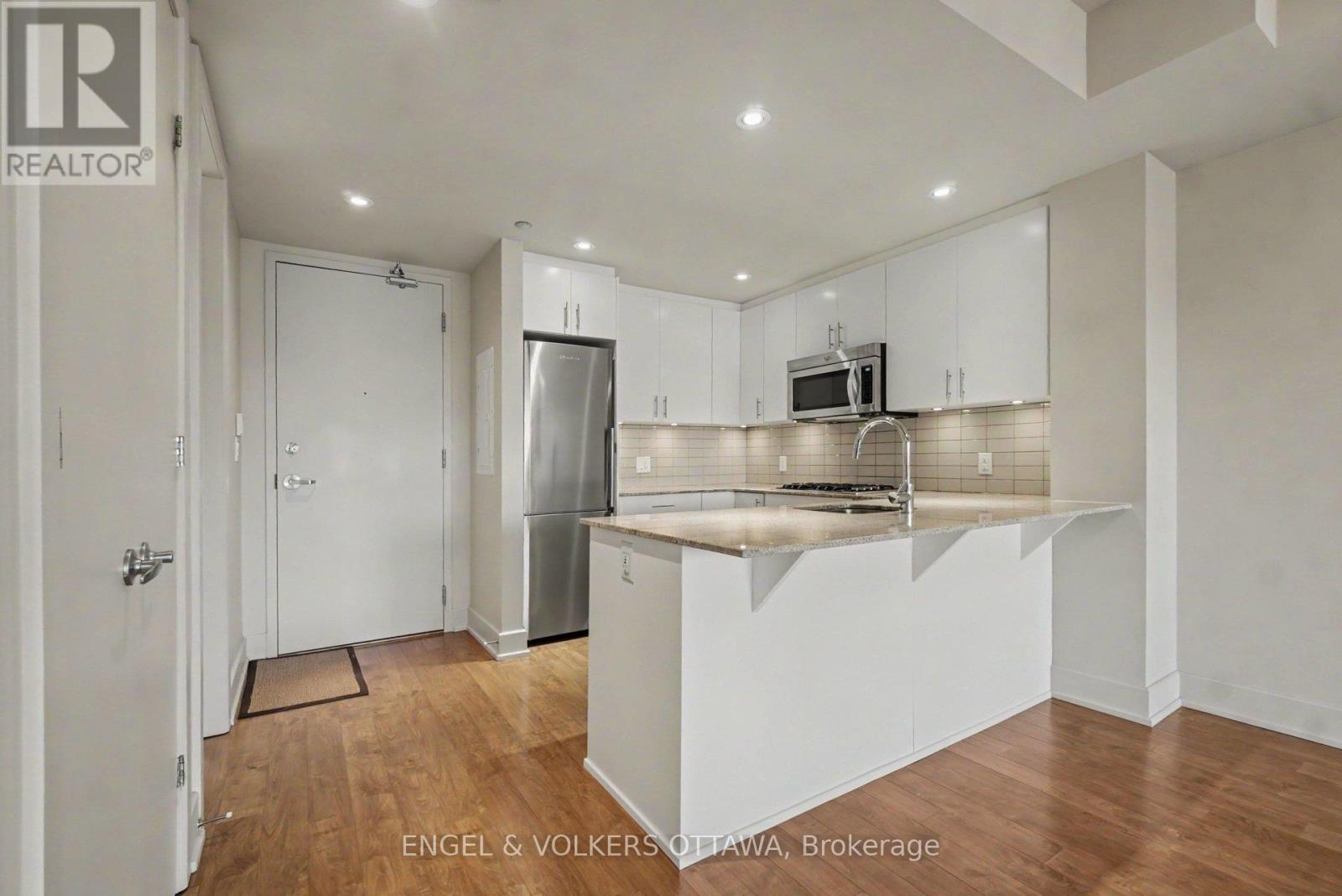 #605 7 MARQUETTE AVENUE - 13
