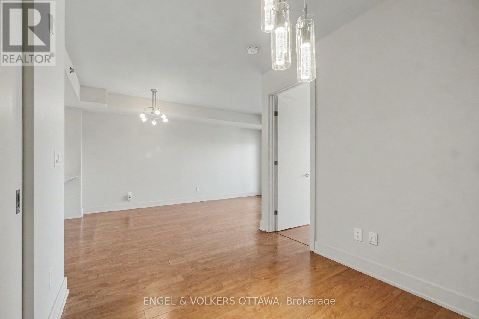 #605 7 MARQUETTE AVENUE - 21
