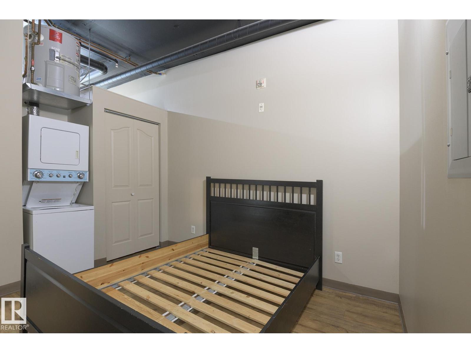 #412 10024 JASPER AV NW — photo 17