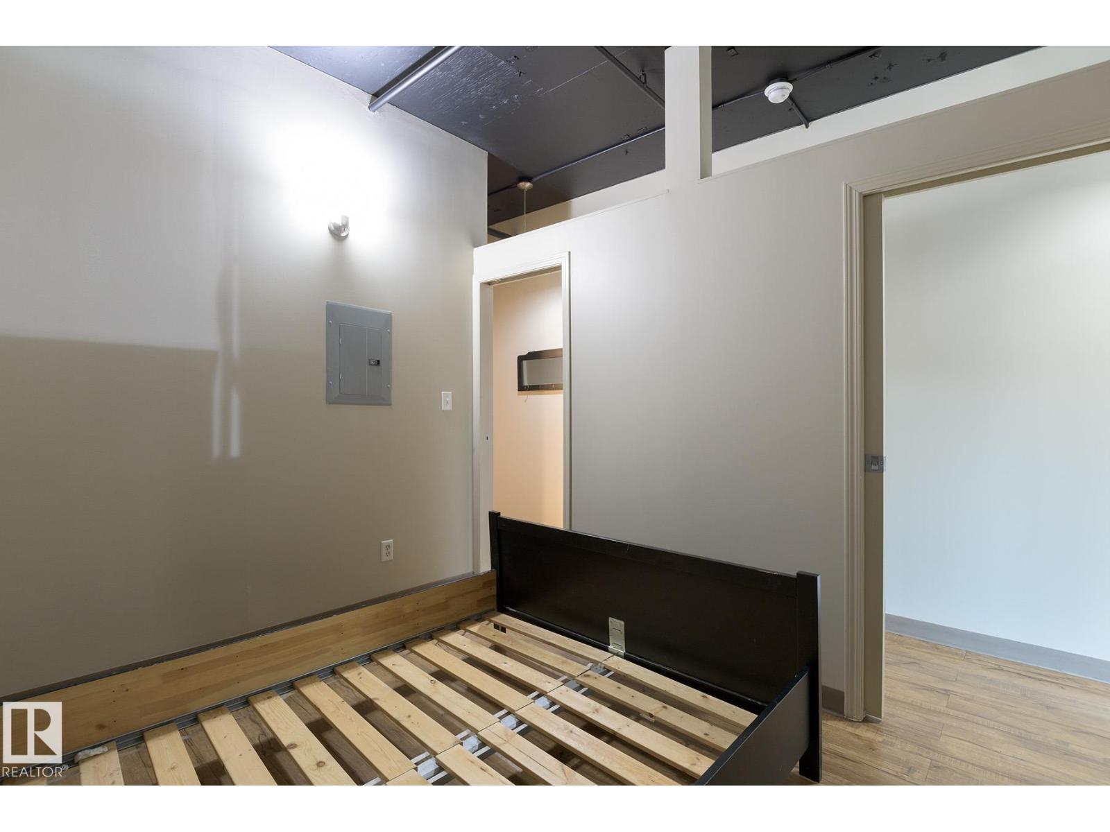 #412 10024 JASPER AV NW — photo 20