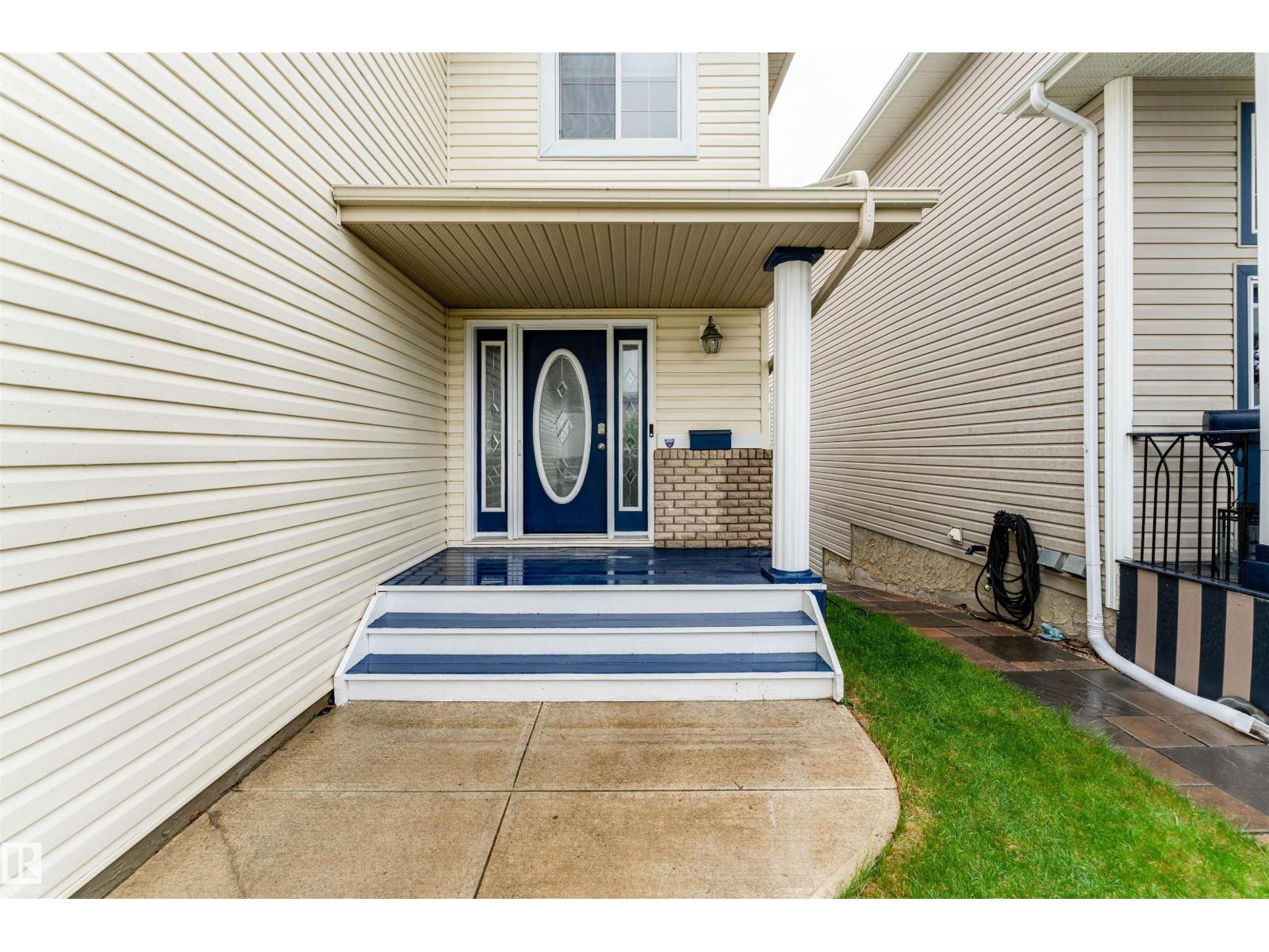 14916 136 ST NW exterior