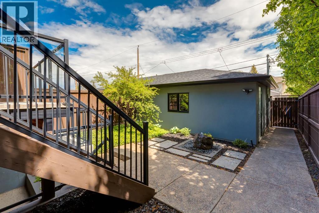 3924 18 Street SW — photo 43