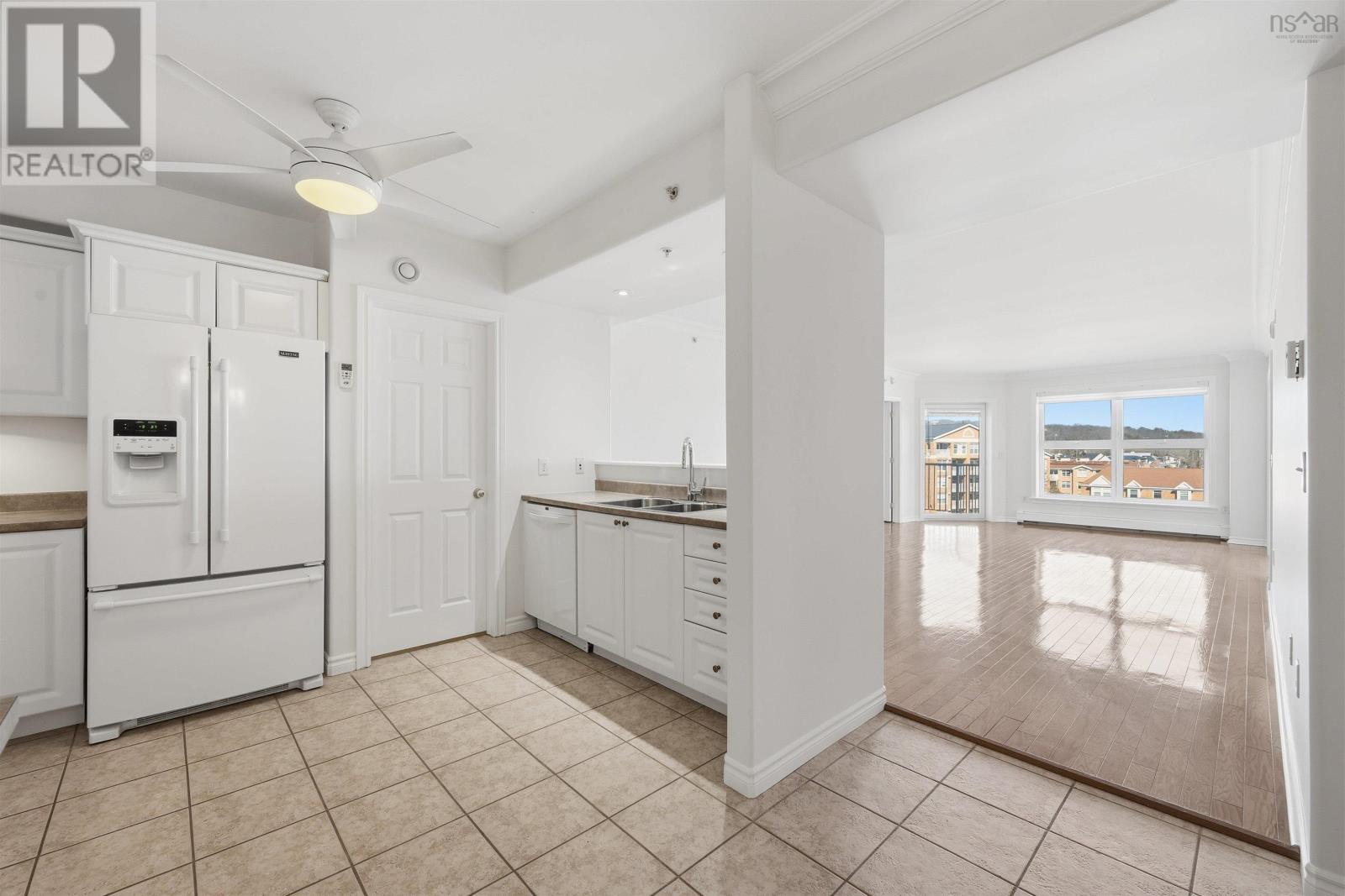 #403 99 Waterfront Drive - 17
