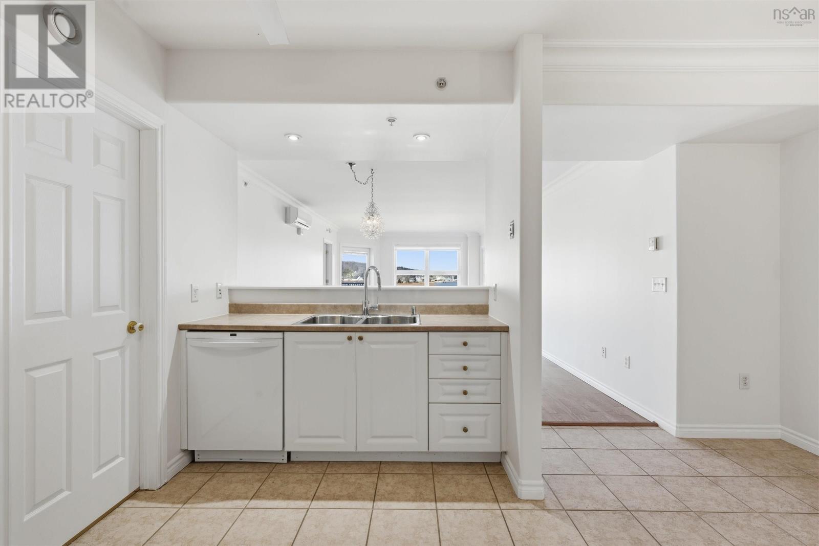 #403 99 Waterfront Drive - 21