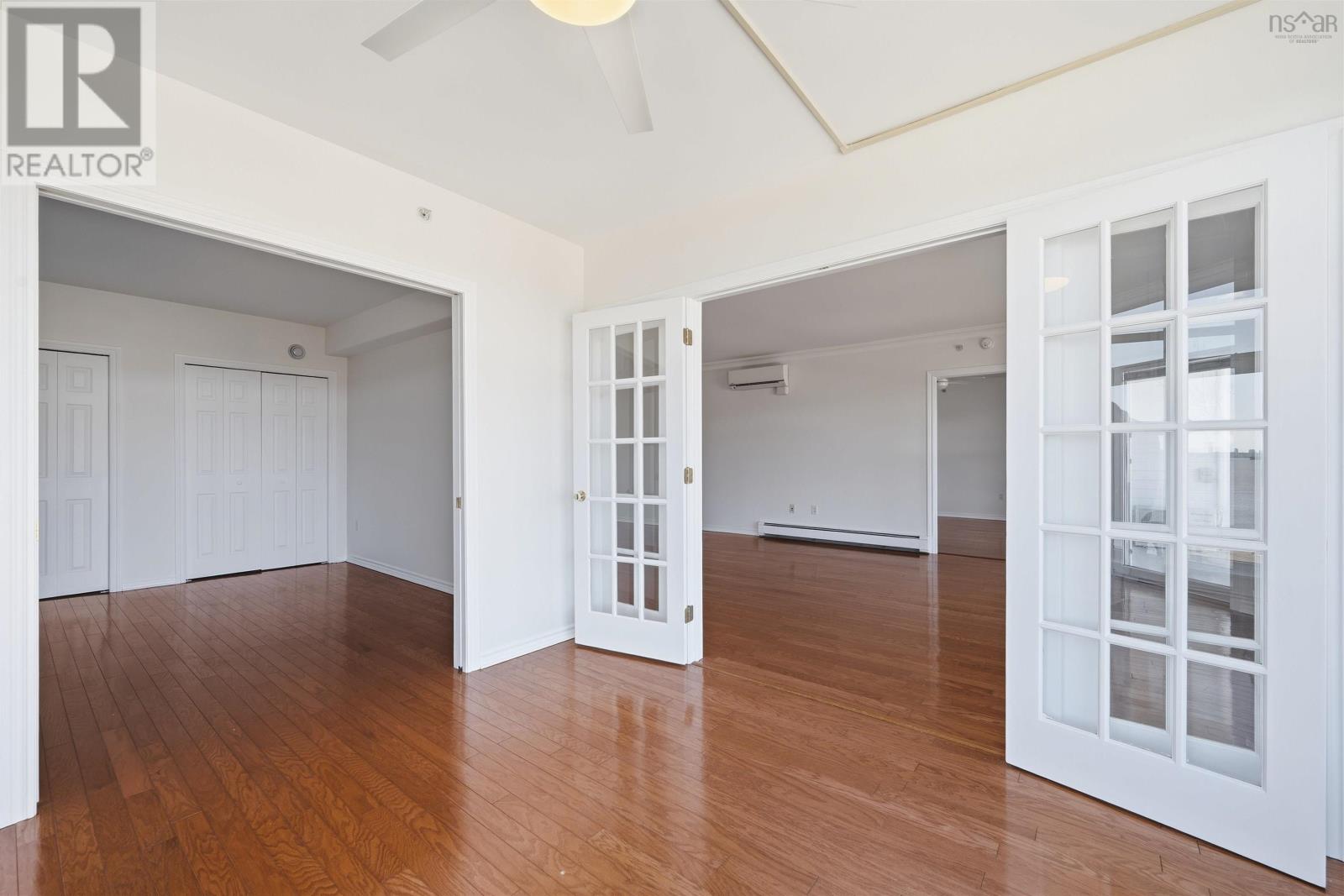 #403 99 Waterfront Drive - 35