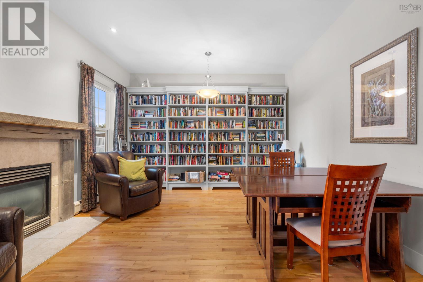 #403 99 Waterfront Drive - 40