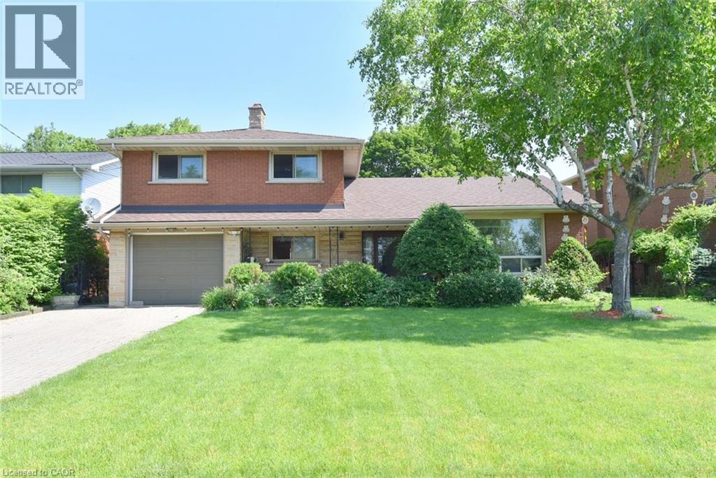 372 FENNELL Avenue W - 1