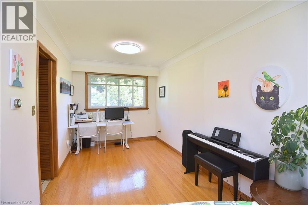 372 FENNELL Avenue W - 10