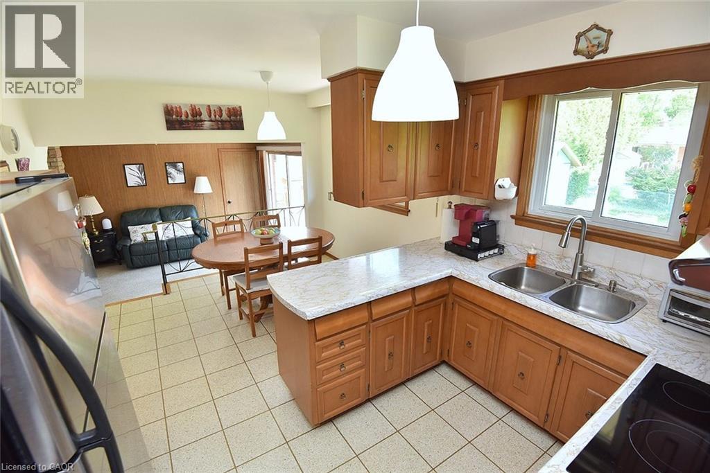 372 FENNELL Avenue W - 13