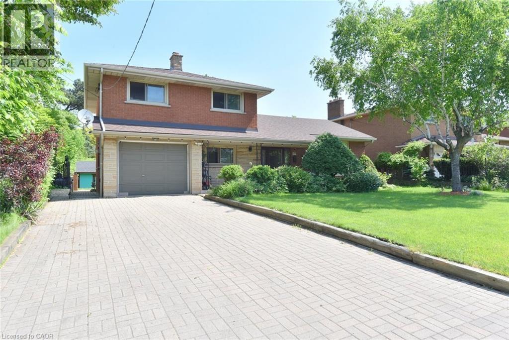 372 FENNELL Avenue W - 2