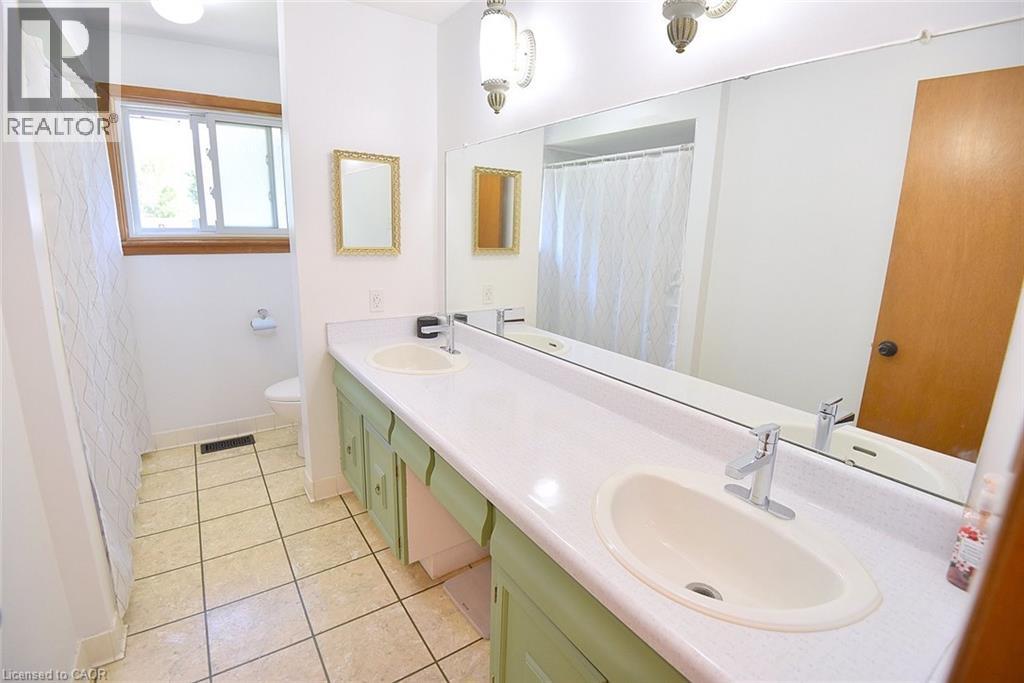 372 FENNELL Avenue W - 21