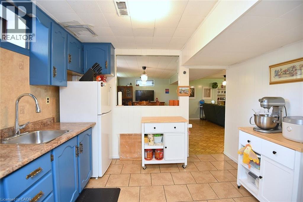 372 FENNELL Avenue W - 25
