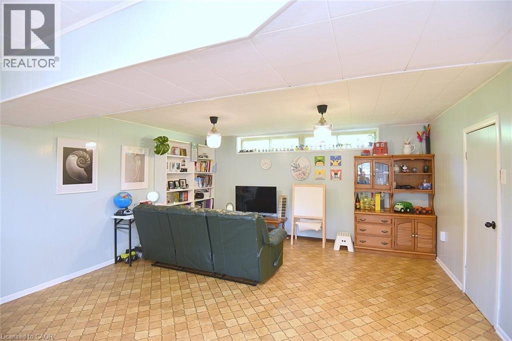 372 FENNELL Avenue W - 26
