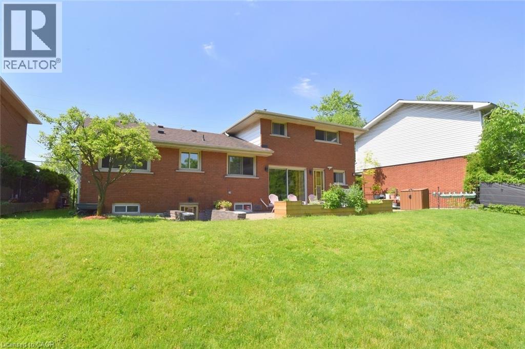 372 FENNELL Avenue W - 33