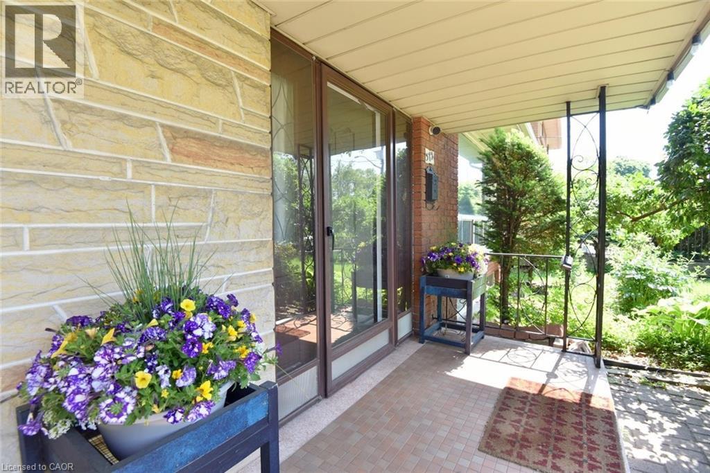 372 FENNELL Avenue W - 4