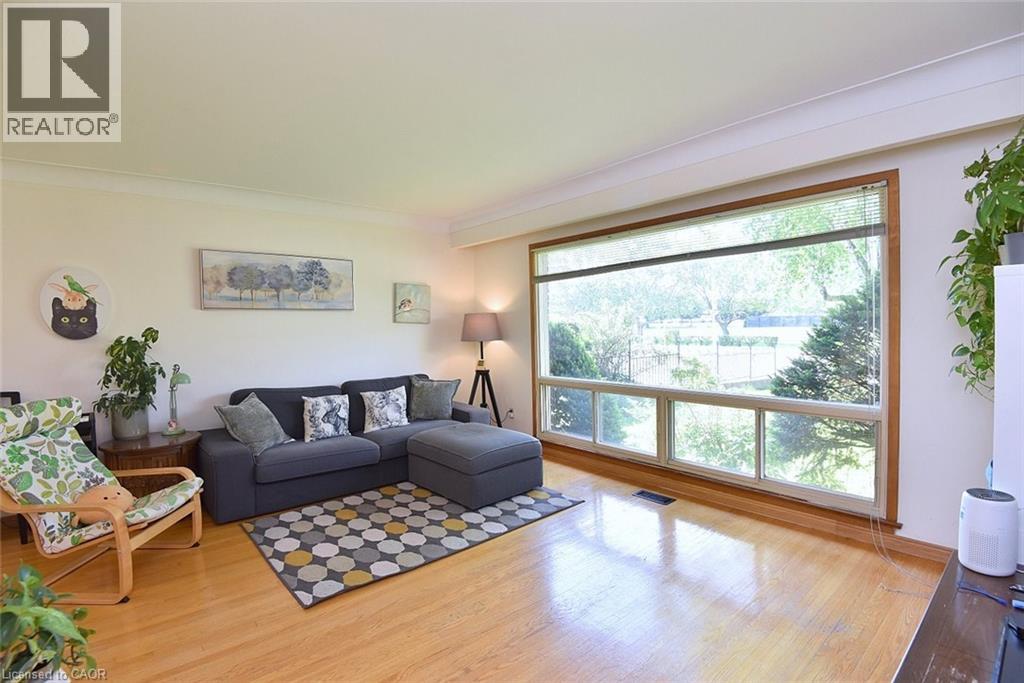 372 FENNELL Avenue W - 7
