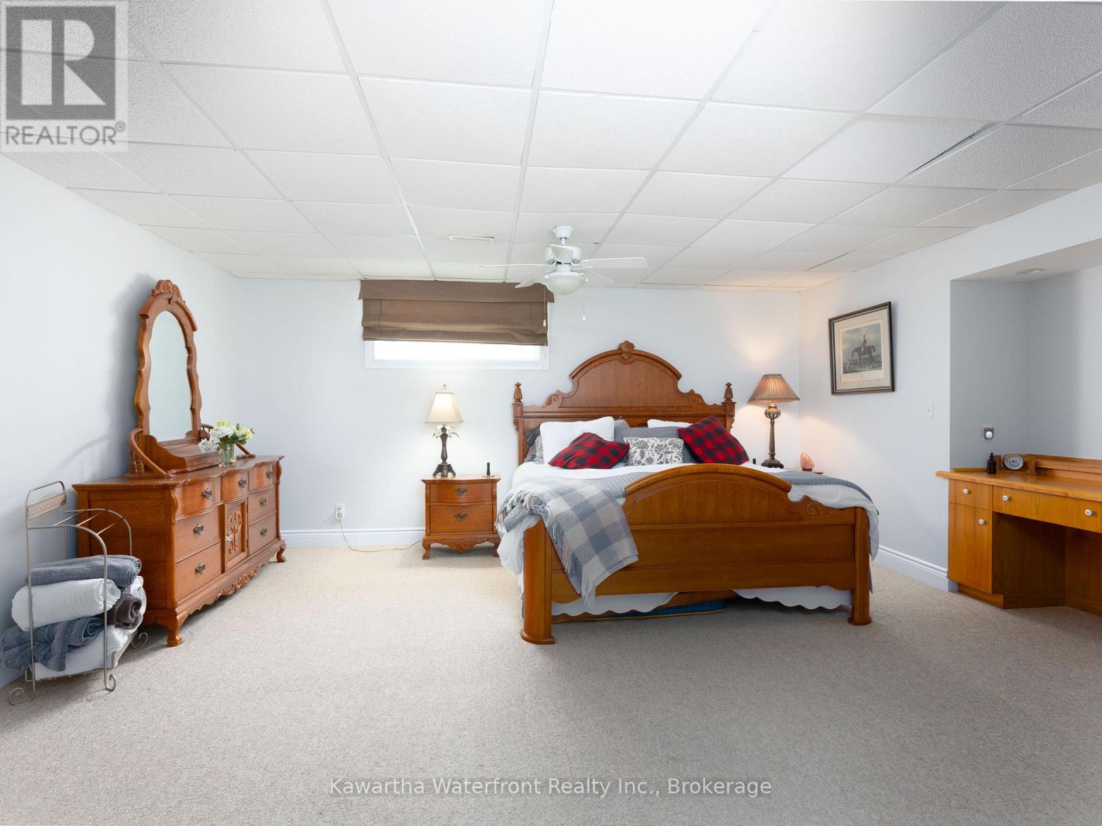 12 EDGEWOOD DRIVE - 31