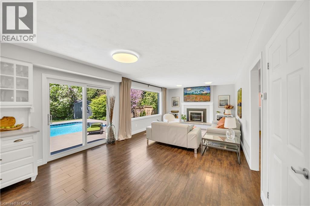 912 PARKWOOD Drive - 13