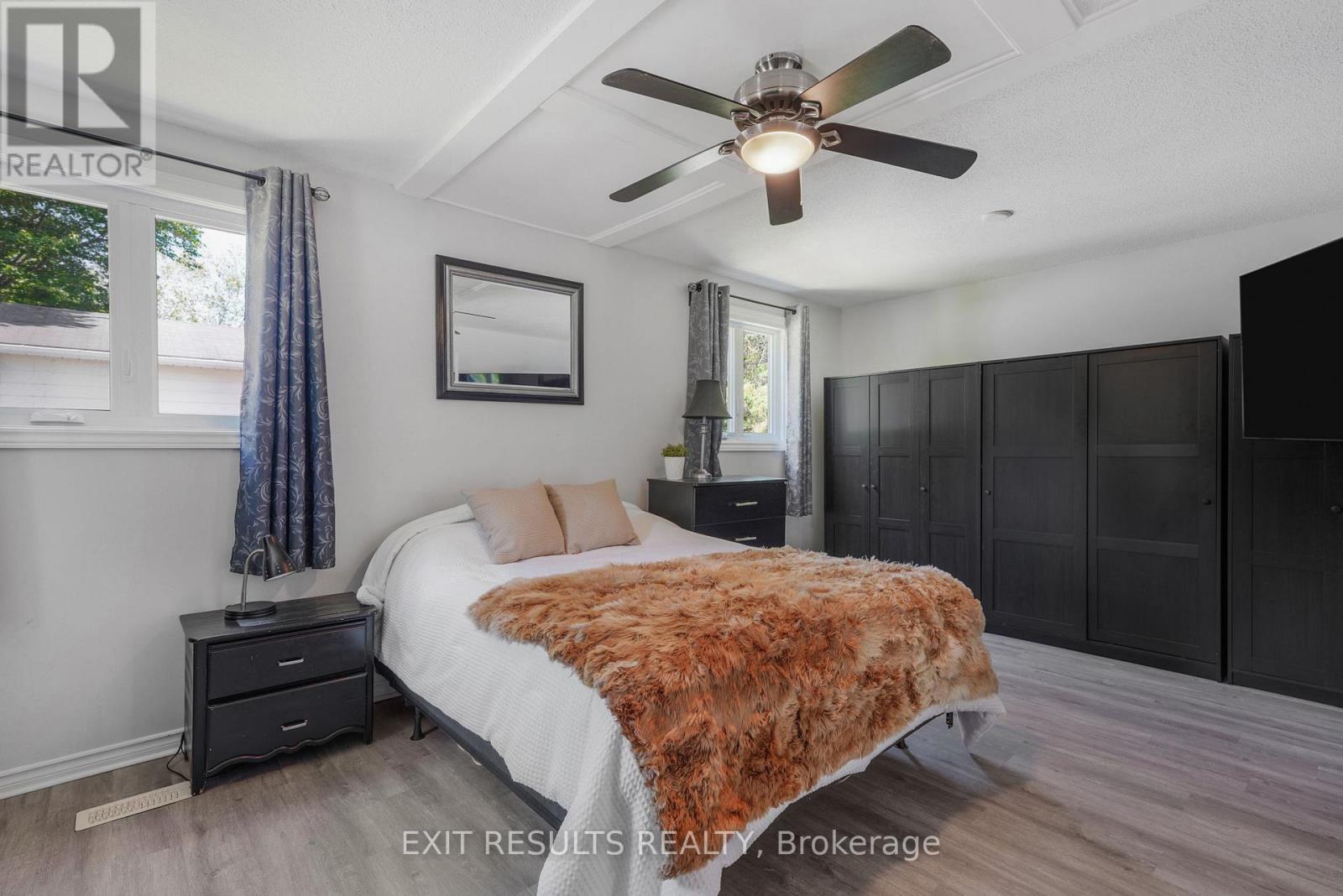 8 BEAVER LANE - 10