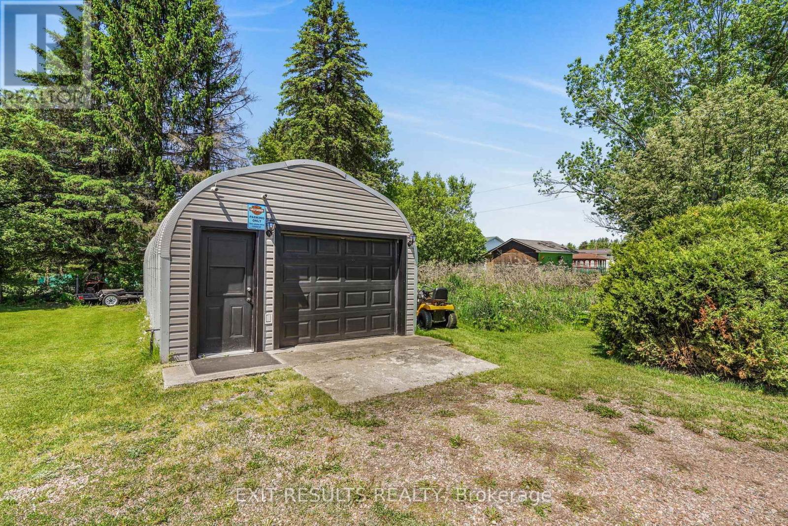 8 BEAVER LANE - 21