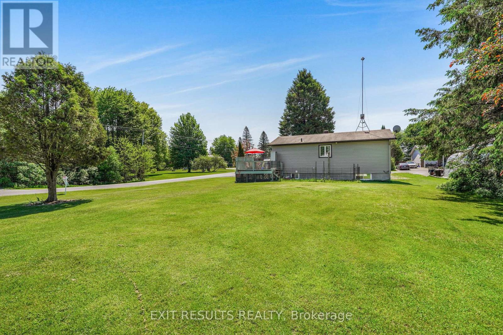 8 BEAVER LANE - 22