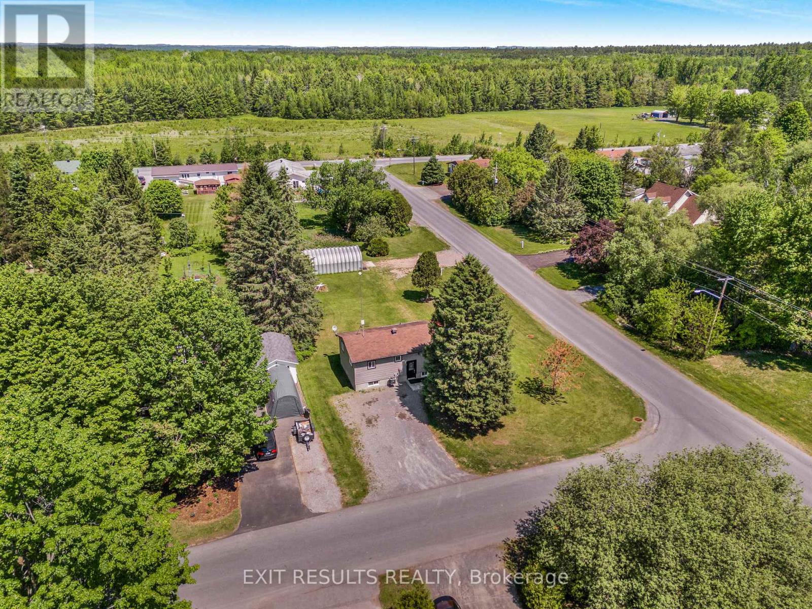 8 BEAVER LANE - 24