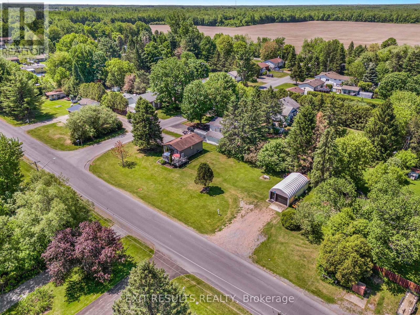 8 BEAVER LANE - 25