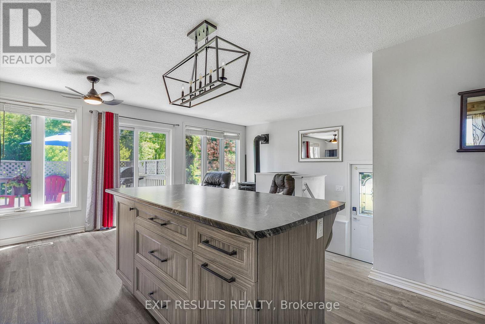 8 BEAVER LANE - 6