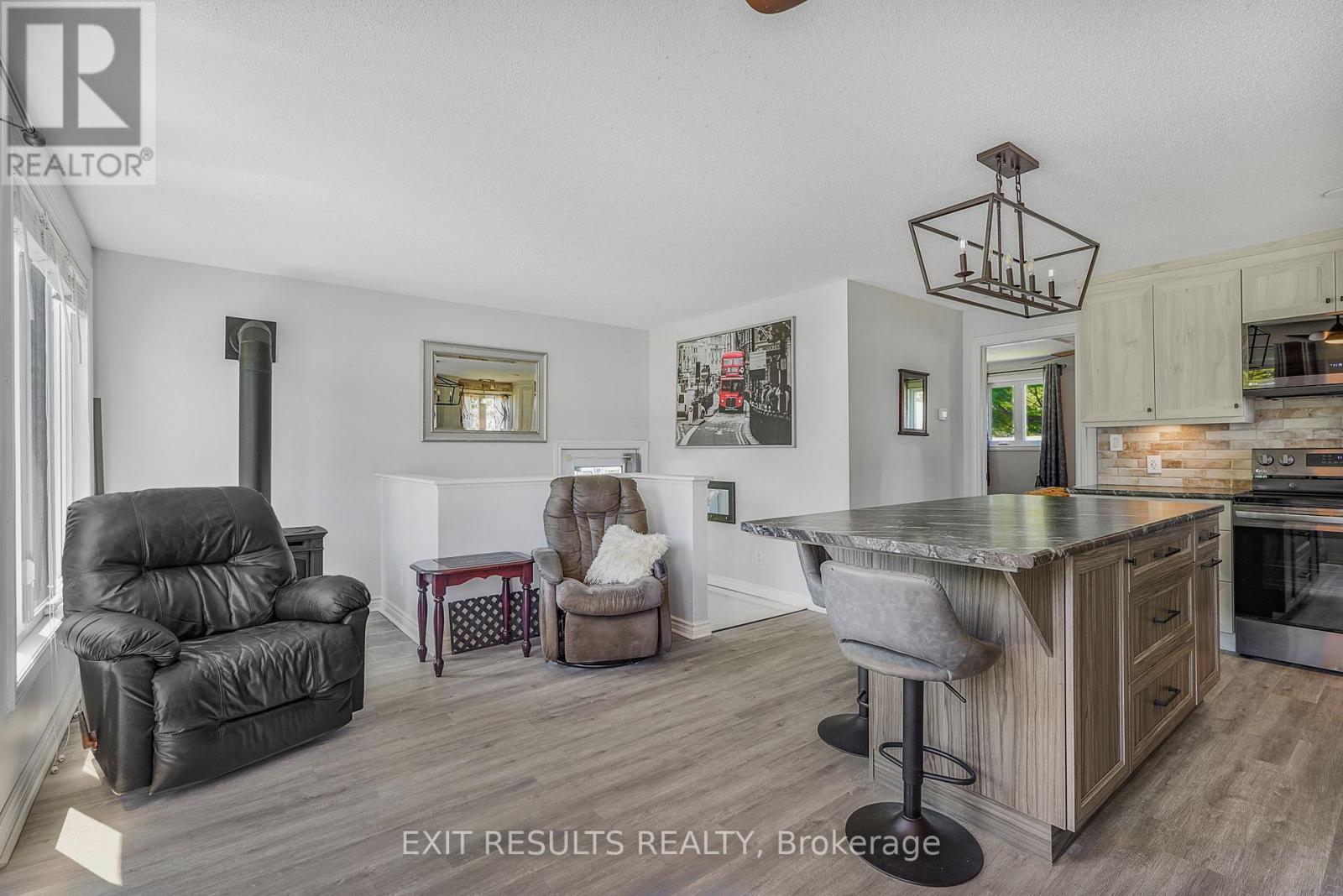 8 BEAVER LANE - 8