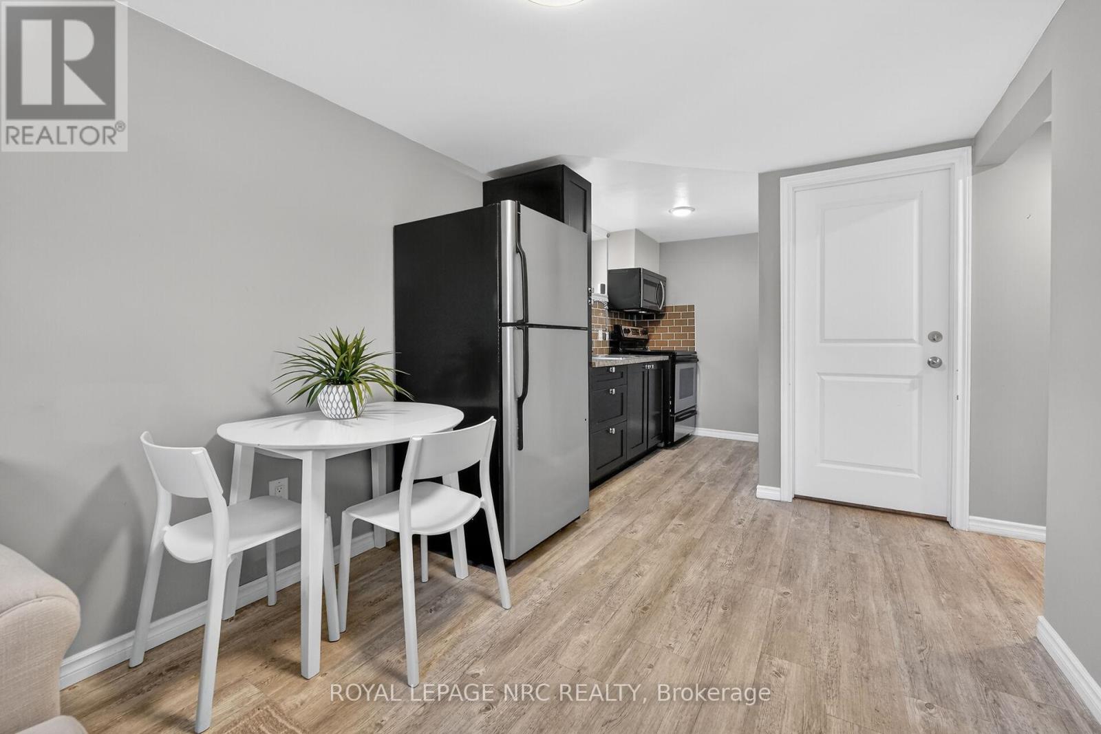 4451 MEADOWVALE DRIVE - 20