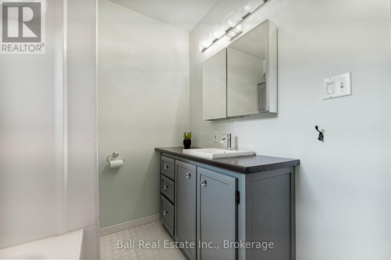 63 BUCKHILL ROAD - 28