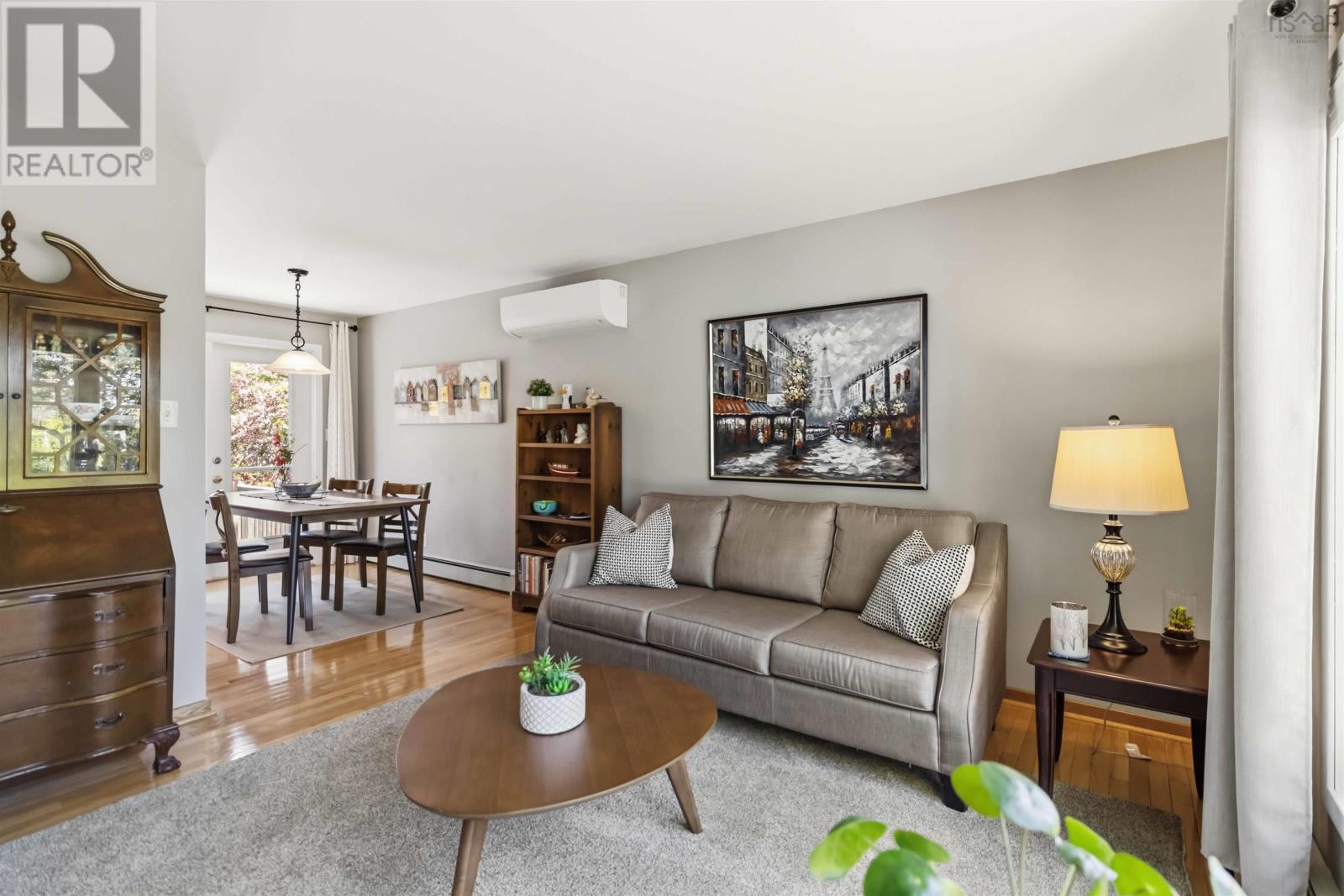 Property 23 of 40 of 122 Brook Street