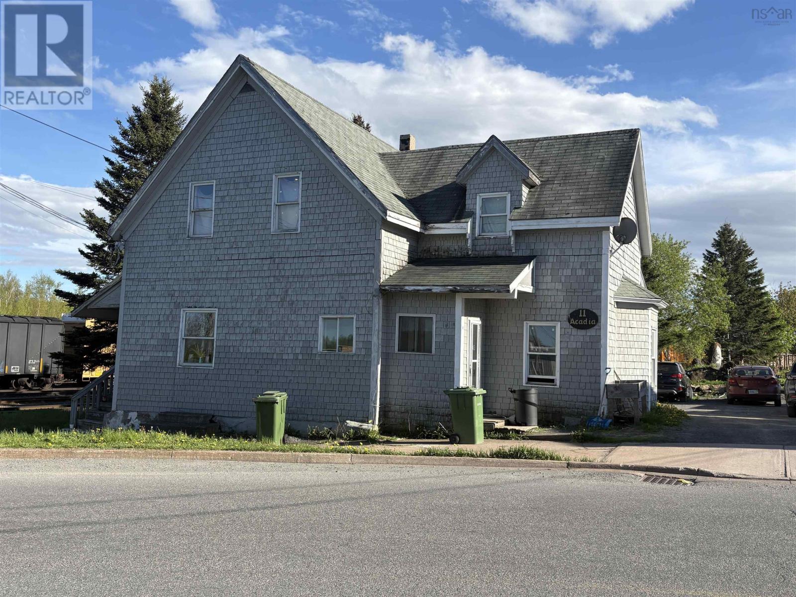Property 4 of 14 of 11 Acadia Avenue