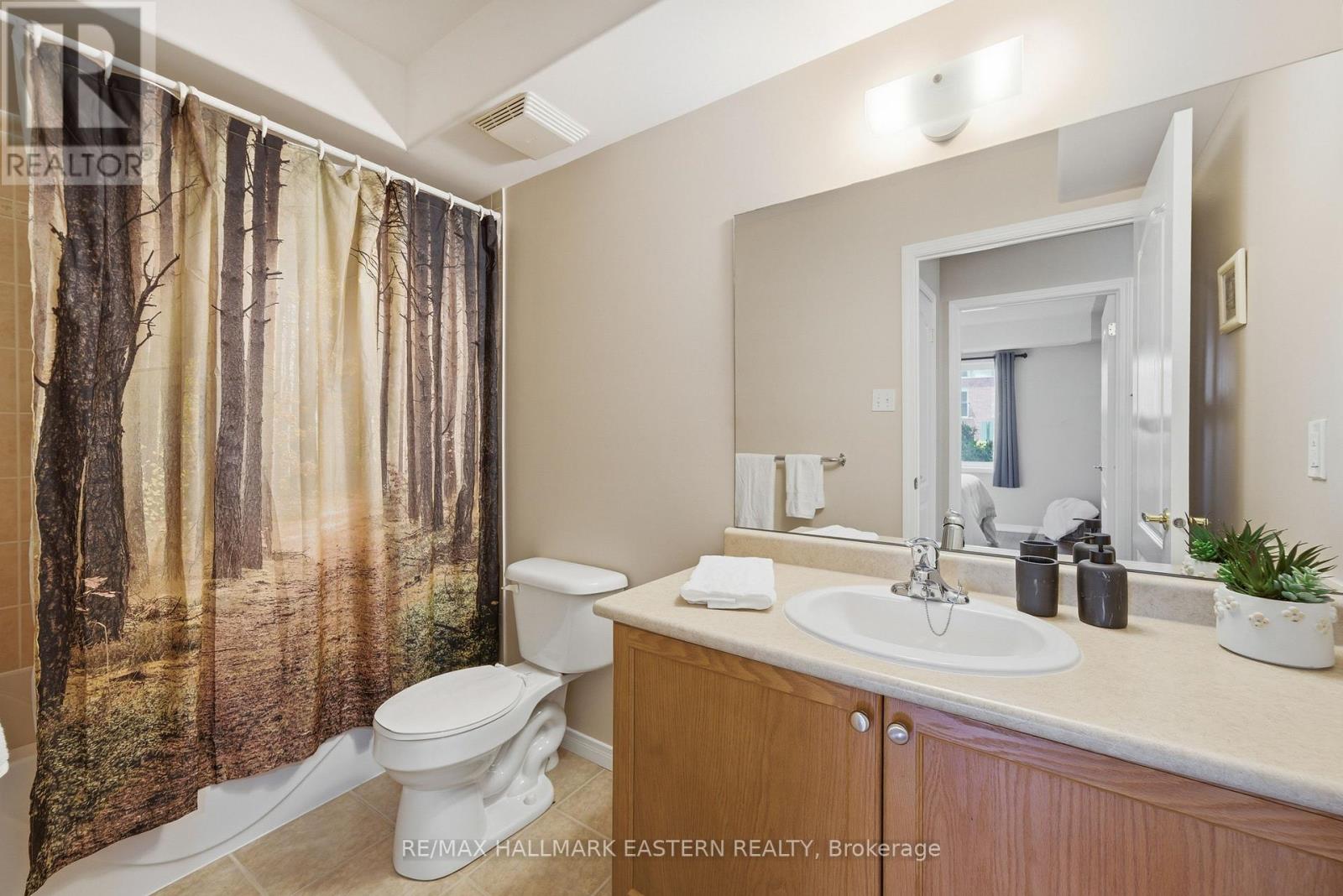 #101 300 SPILLSBURY DRIVE - 12